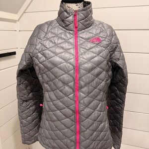 THE NORTH FACE THERMOBALL Gray quilted Jacket